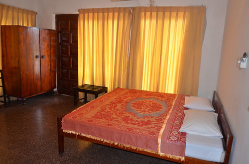 Oyo 436 Sandakelum Tourist Guest House キャンディー エクステリア 写真