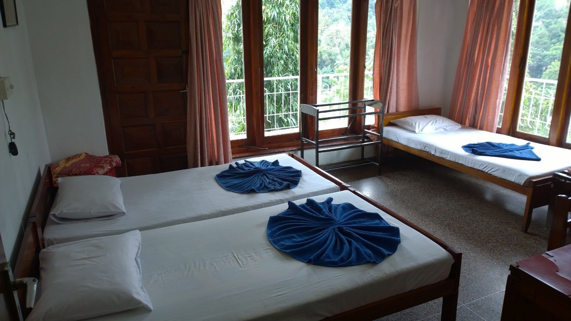 Oyo 436 Sandakelum Tourist Guest House キャンディー エクステリア 写真