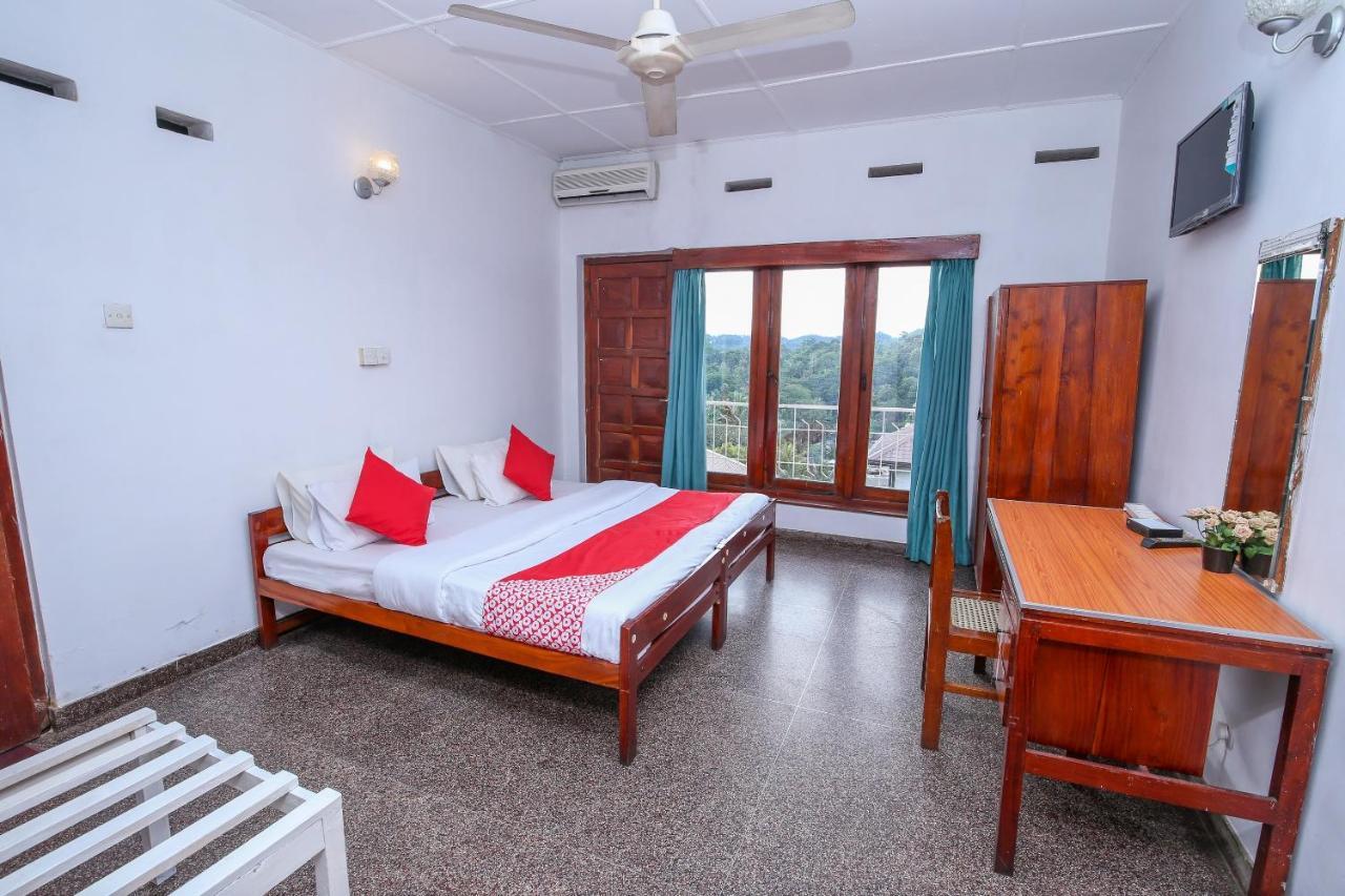 Oyo 436 Sandakelum Tourist Guest House キャンディー エクステリア 写真