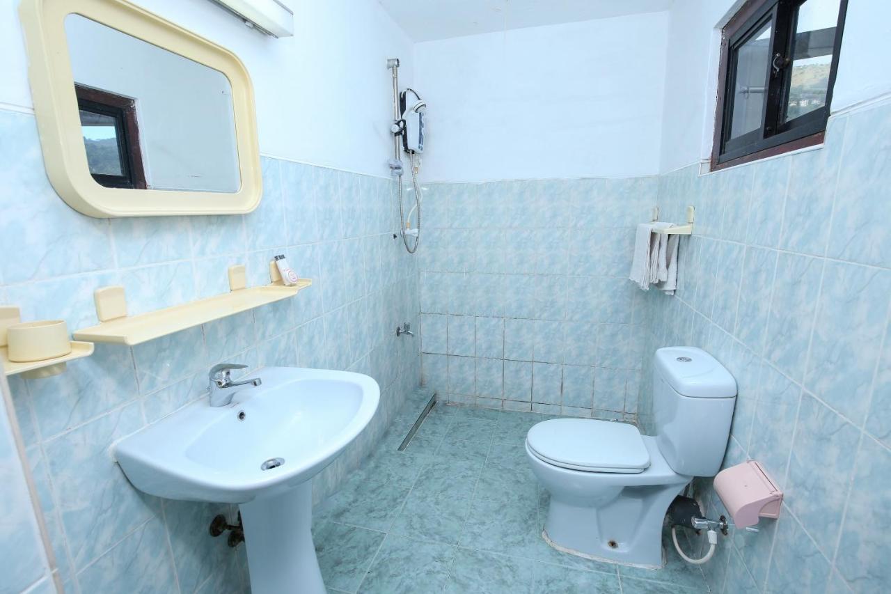 Oyo 436 Sandakelum Tourist Guest House キャンディー エクステリア 写真