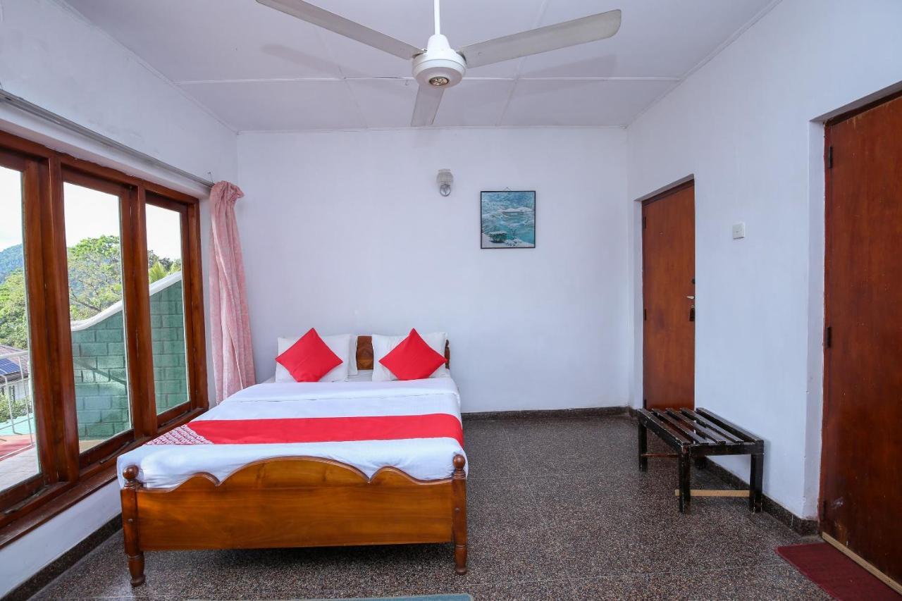 Oyo 436 Sandakelum Tourist Guest House キャンディー エクステリア 写真