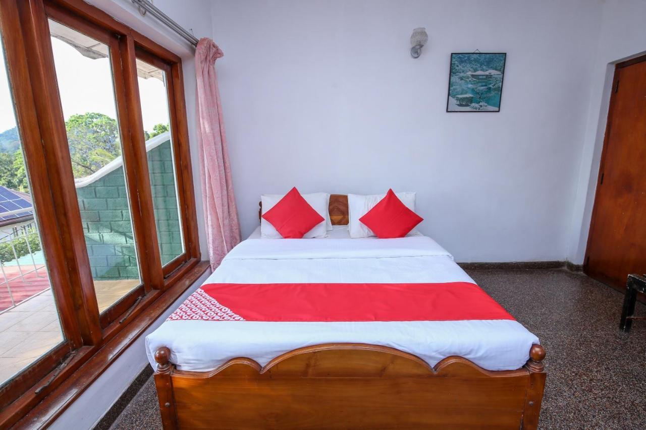 Oyo 436 Sandakelum Tourist Guest House キャンディー エクステリア 写真