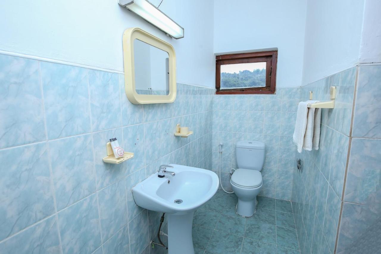 Oyo 436 Sandakelum Tourist Guest House キャンディー エクステリア 写真